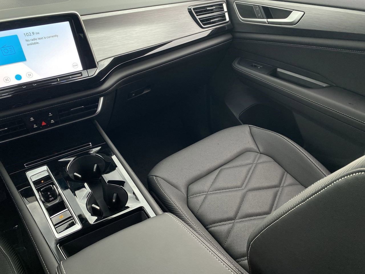 New 2026 Volkswagen Atlas Cross Sport SE image 12