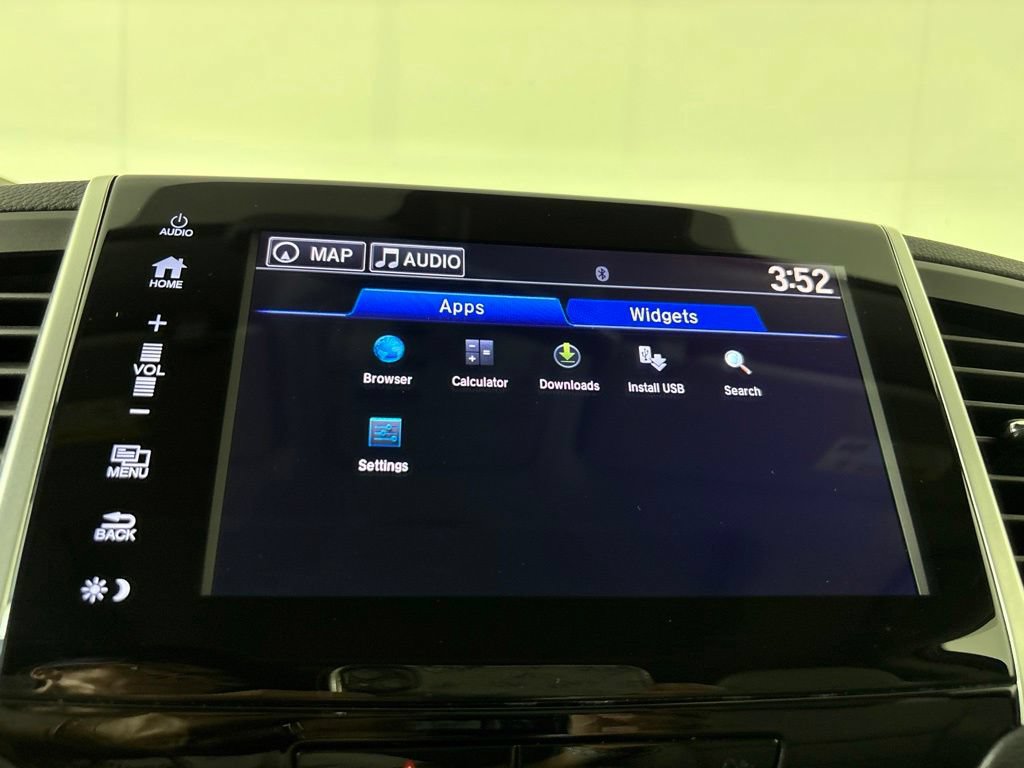Used 2017 Honda Pilot Touring image 30