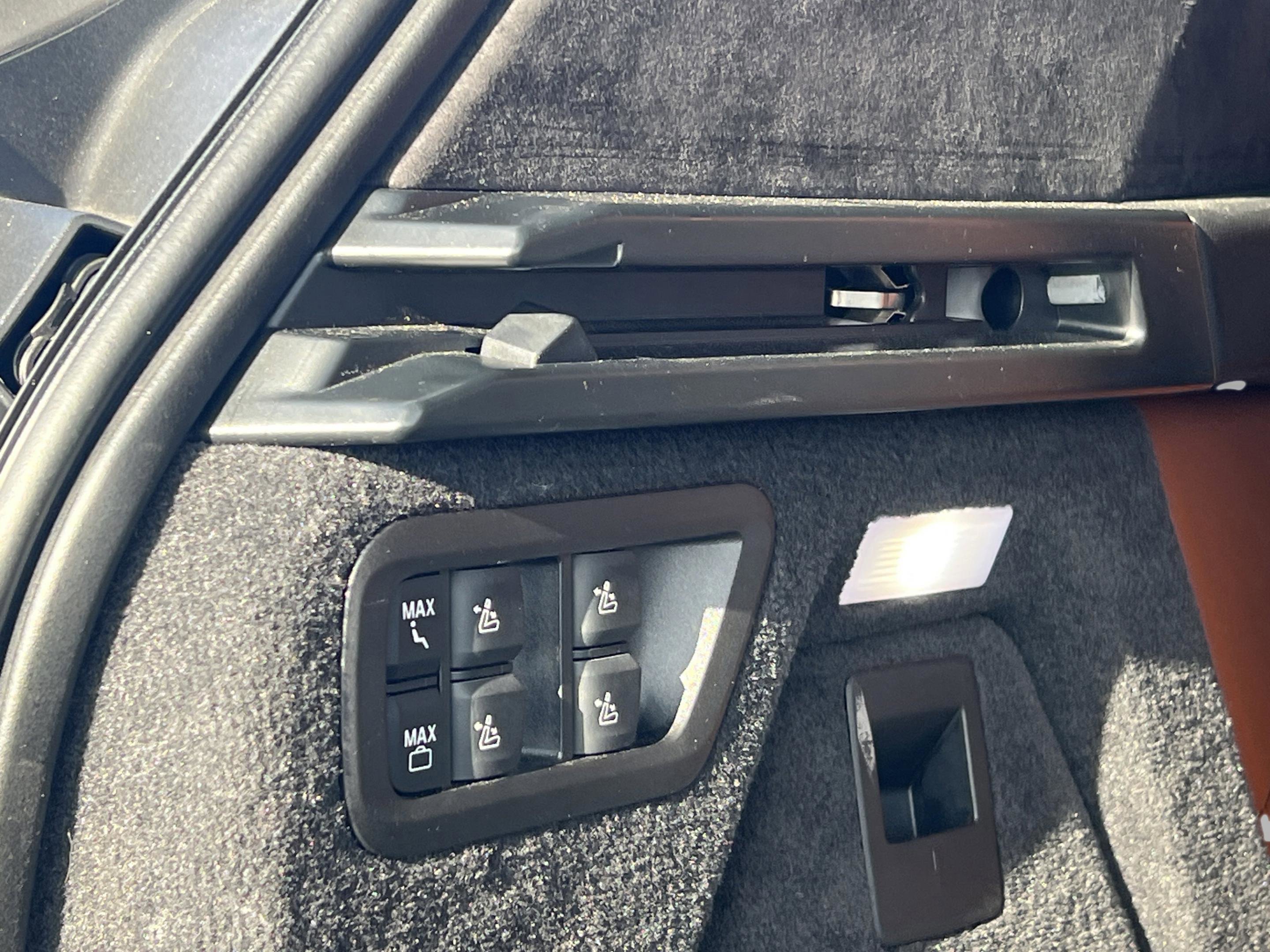 Used 2024 BMW X7 M60i image 30