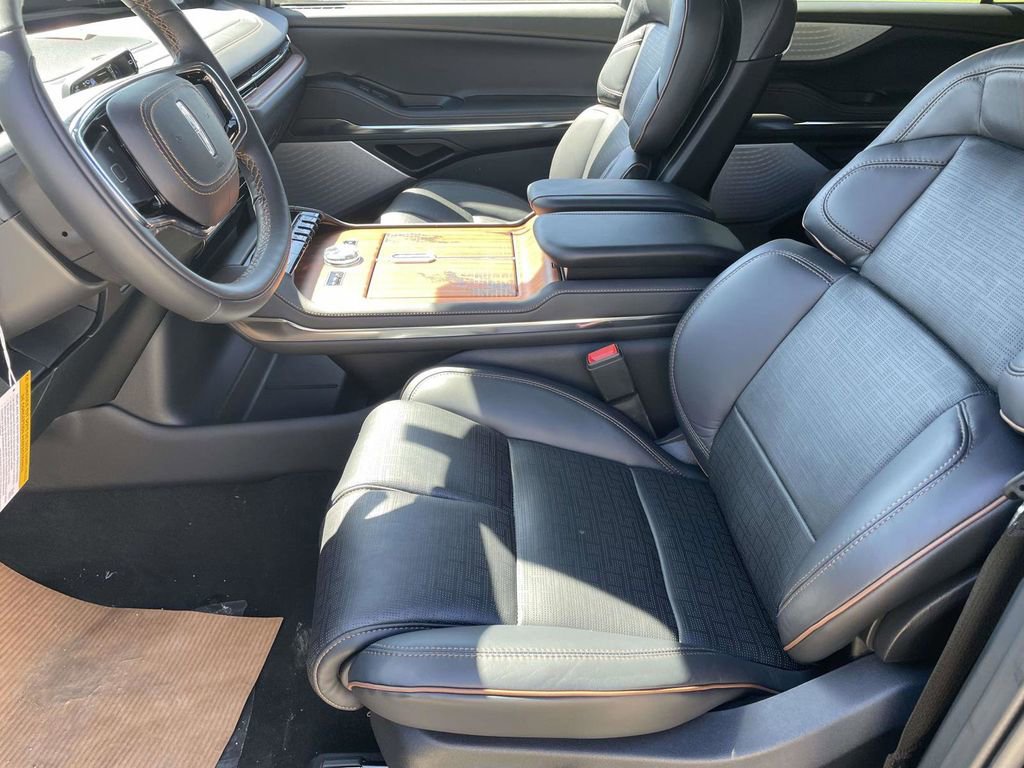 New 2026 Lincoln Navigator L Black Label image 13