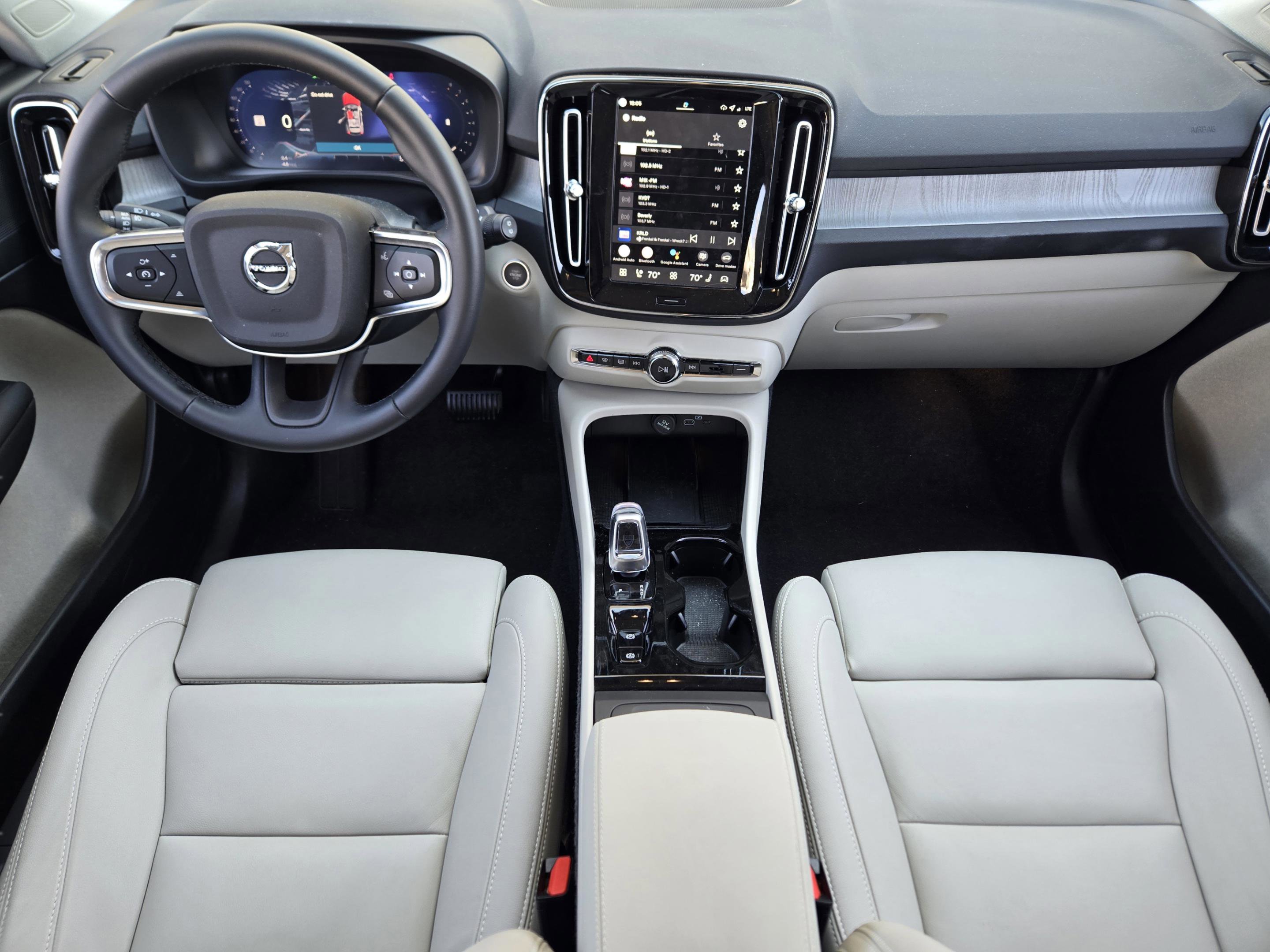 Used 2026 Volvo XC40 B5 Plus w/ Protection Package Premier image 24