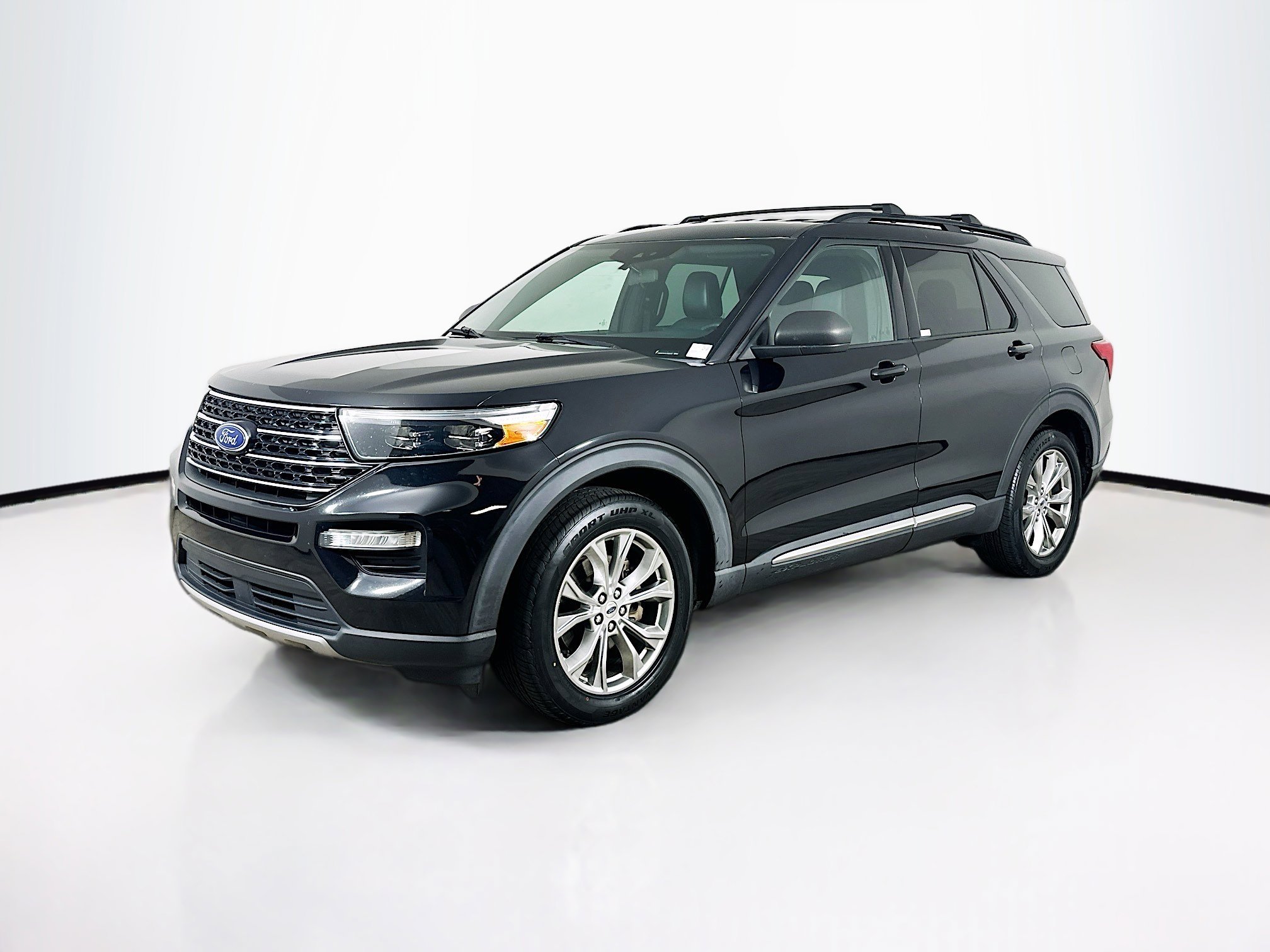 Used 2020 Ford Explorer XLT w/ Equipment Group 202A RWD image 3