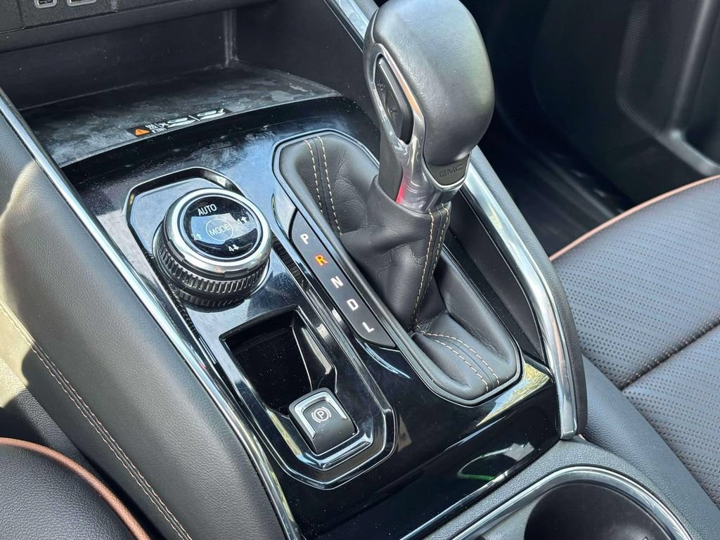 Used 2025 GMC Canyon AT4 w/ AT4 Premium Package AWD/4WD image 19