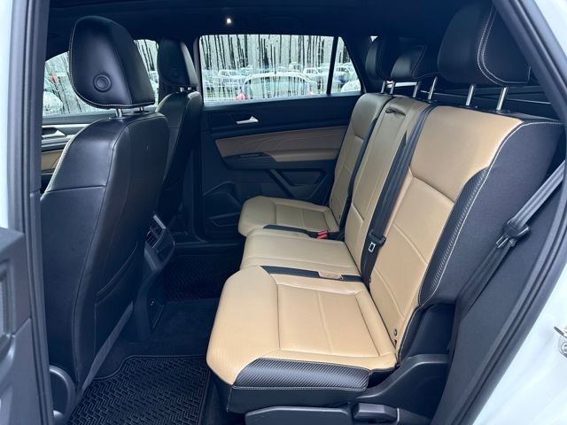 Used 2022 Volkswagen Atlas Cross Sport SEL R-Line image 17