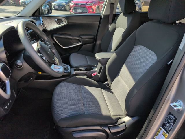 Certified 2025 Kia Soul LX w/ LX Technology Package FWD image 15