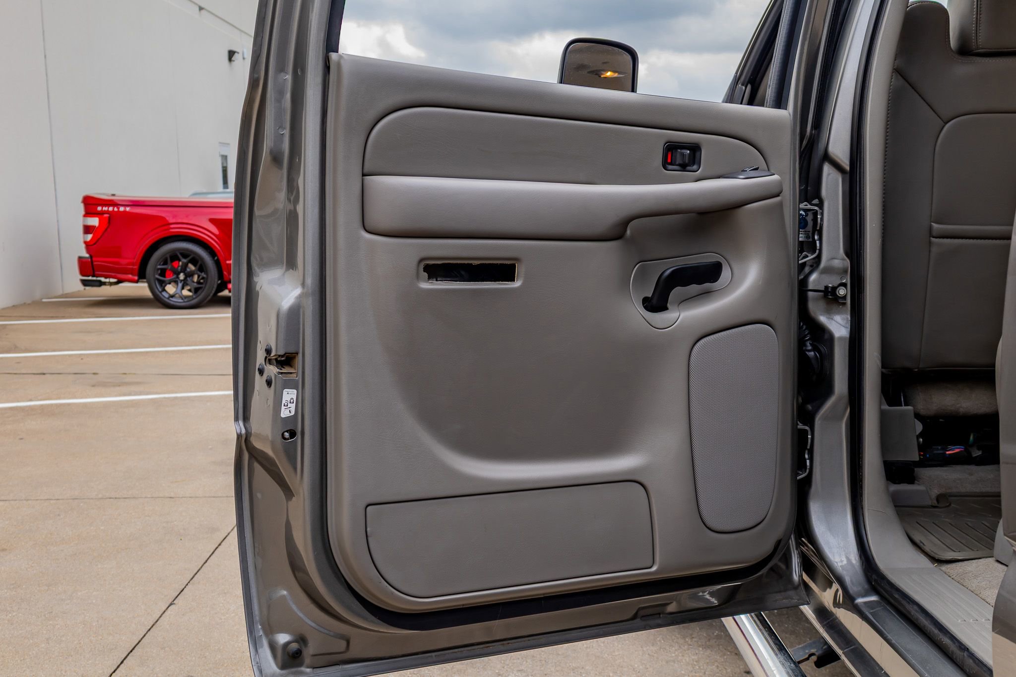 Used 2007 GMC Sierra 3500 SLT w/ Heavy-Duty Power Package image 35