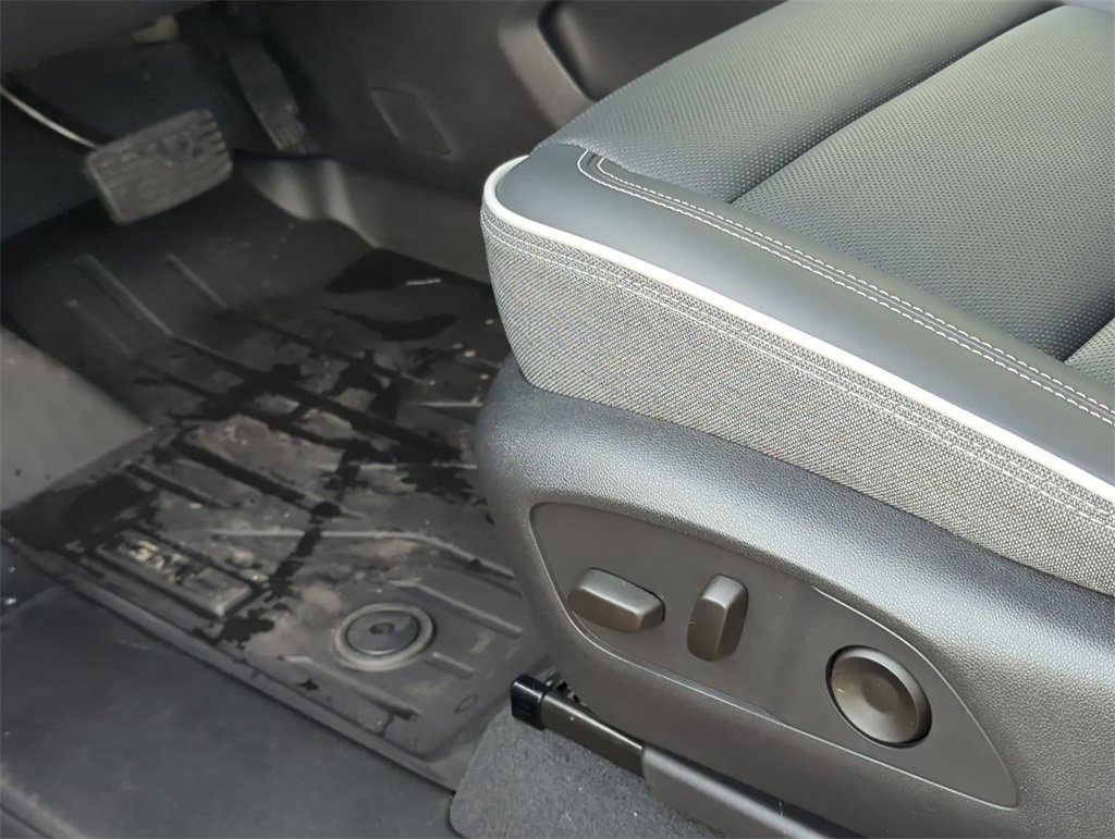 Used 2026 GMC Sierra EV Elevation image 21