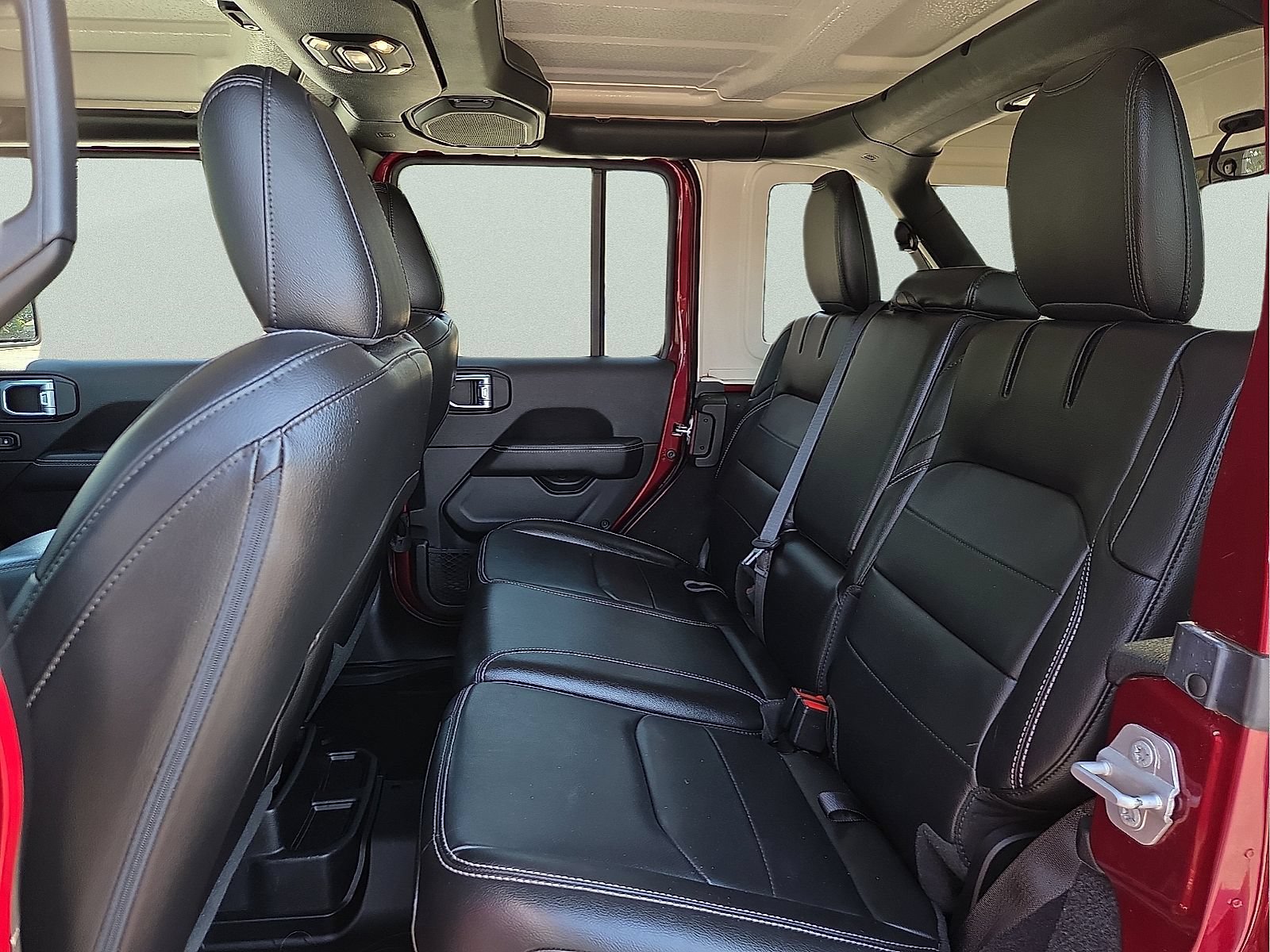 Used 2021 Jeep Wrangler Unlimited Sahara w/ Cold Weather Group AWD/4WD image 10
