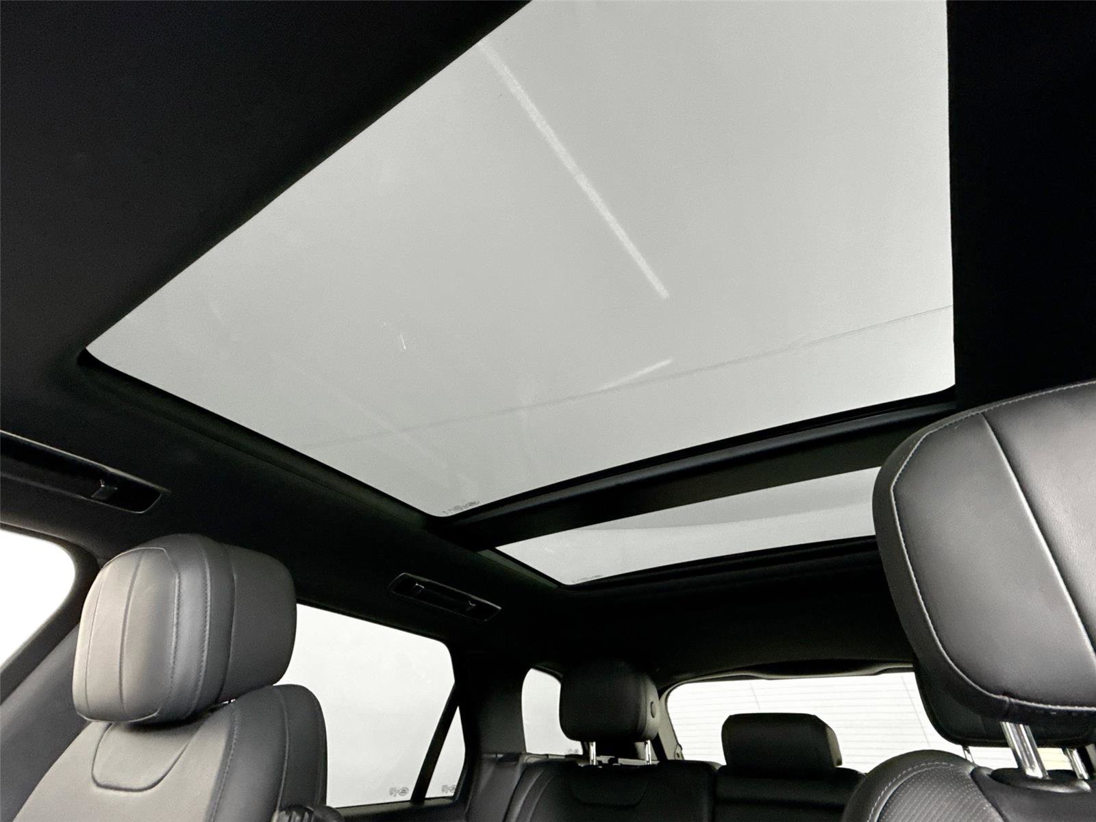 Used 2024 Land Rover Range Rover Sport Dynamic SE image 22