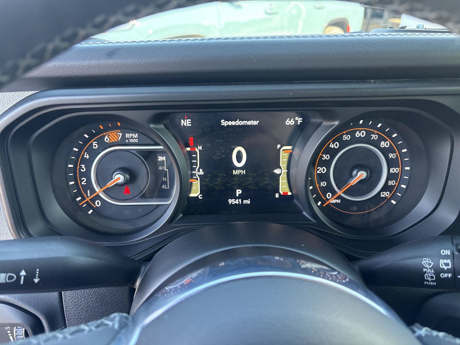 Used 2026 Jeep Wrangler Unlimited Sahara AWD/4WD image 15