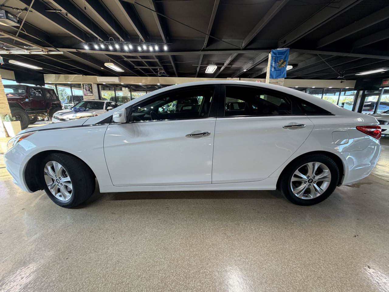 Used 2011 Hyundai Sonata Limited FWD image 4