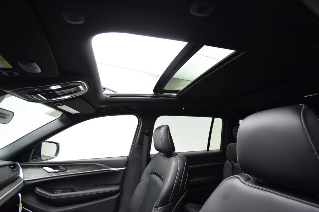 New 2026 Jeep Grand Cherokee L Limited w/ Limited Altitude Package image 22