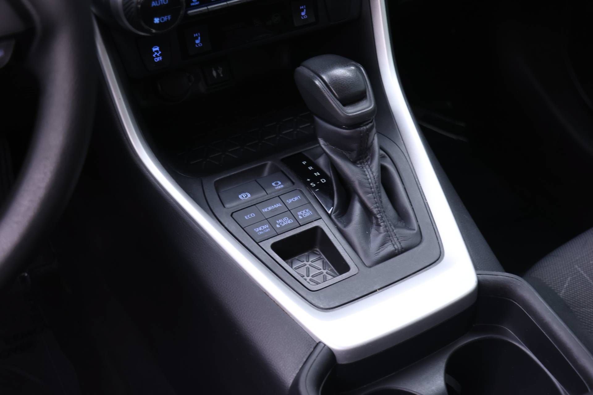 Used 2019 Toyota RAV4 XLE w/ Convenience Package AWD/4WD image 12