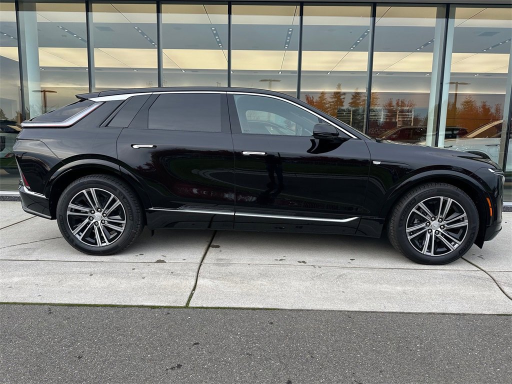 New 2026 Cadillac Lyriq Luxury image 6