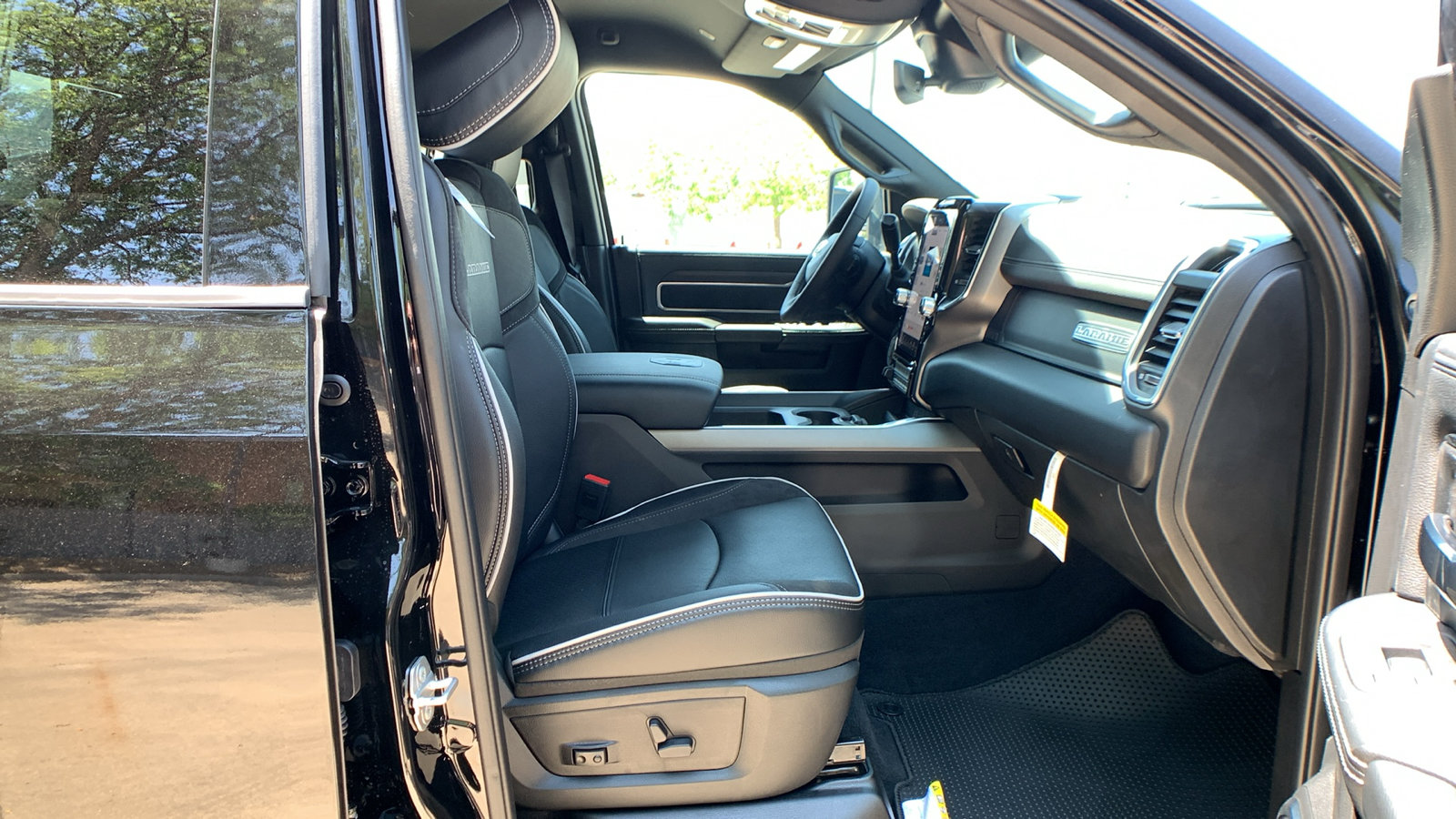 New 2026 RAM 2500 Laramie w/ Night Edition AWD/4WD image 29