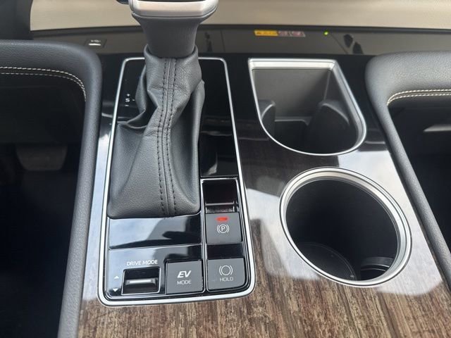 Used 2025 Toyota Sienna Platinum image 29