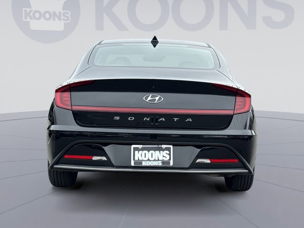 Used 2022 Hyundai Sonata SE image 2