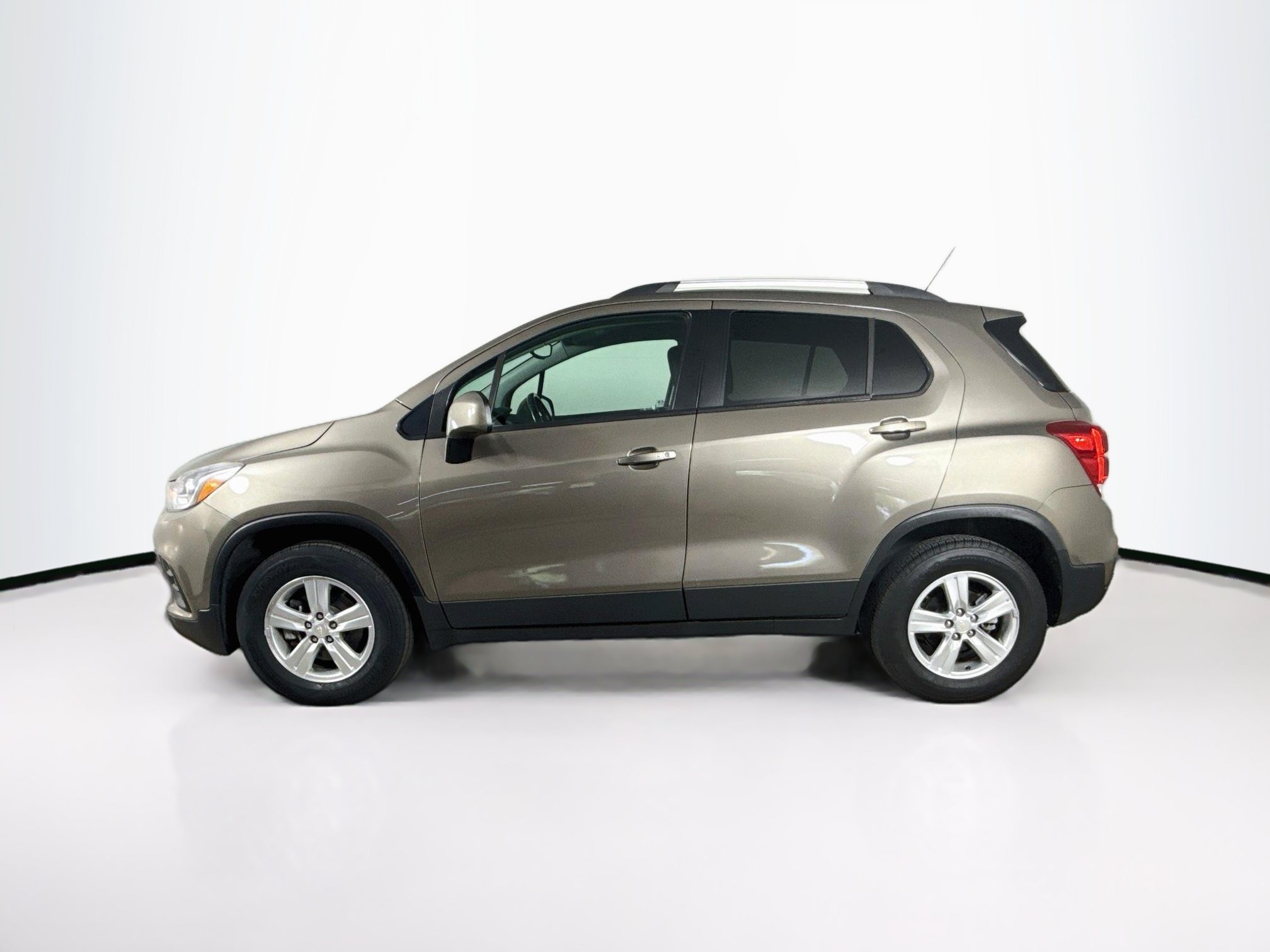 Used 2022 Chevrolet Trax LT w/ Driver Confidence Package AWD/4WD image 7