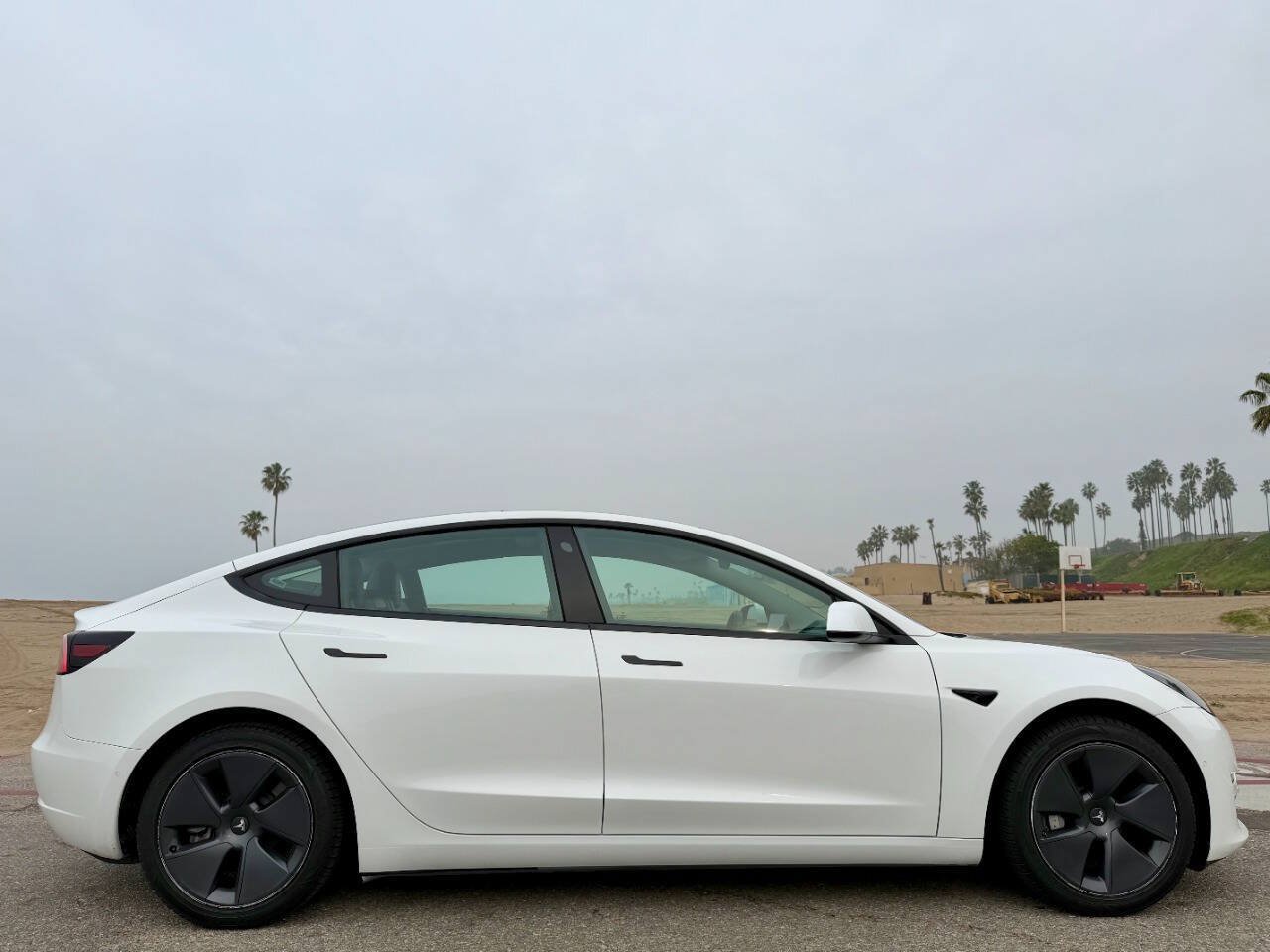 Used 2022 Tesla Model 3 Long Range AWD/4WD image 5