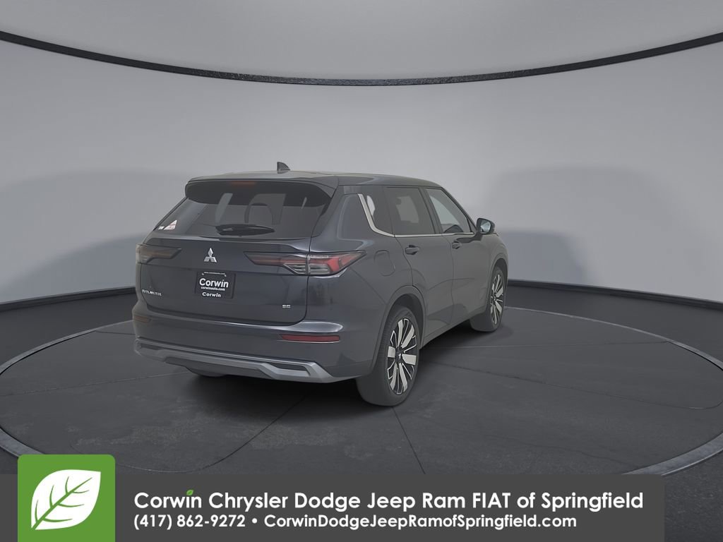 Used 2025 Mitsubishi Outlander SE FWD image 14