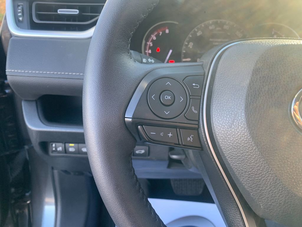 Used 2023 Toyota RAV4 XLE Premium image 29