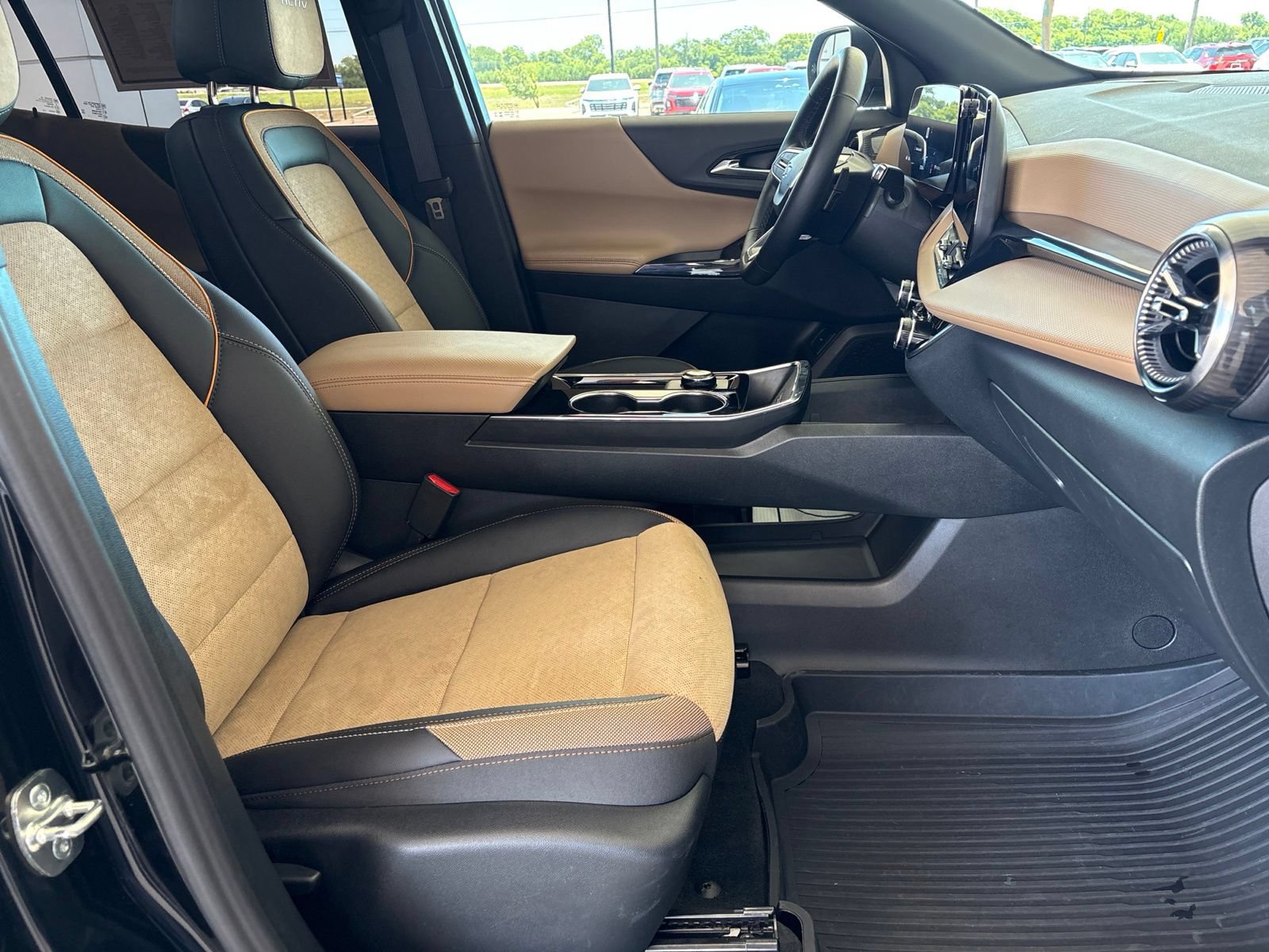 Used 2026 Chevrolet Equinox ACTIV FWD image 19