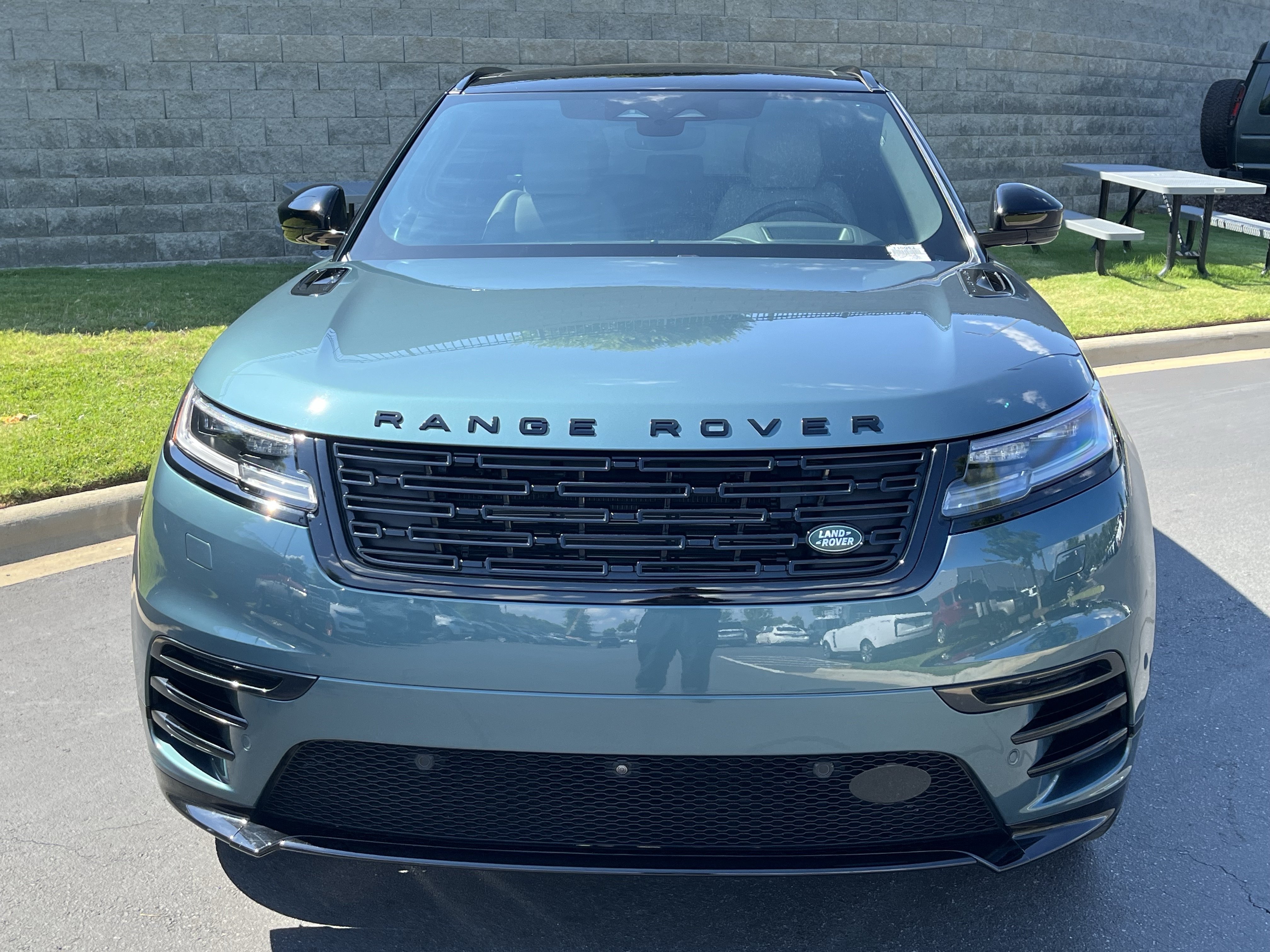 Certified 2026 Land Rover Range Rover Velar Dynamic SE AWD/4WD image 10