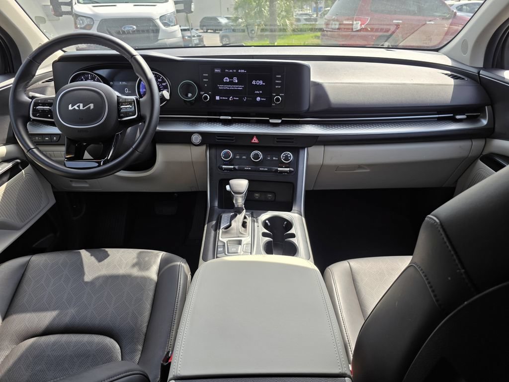 Used 2022 Kia Carnival LX FWD image 11