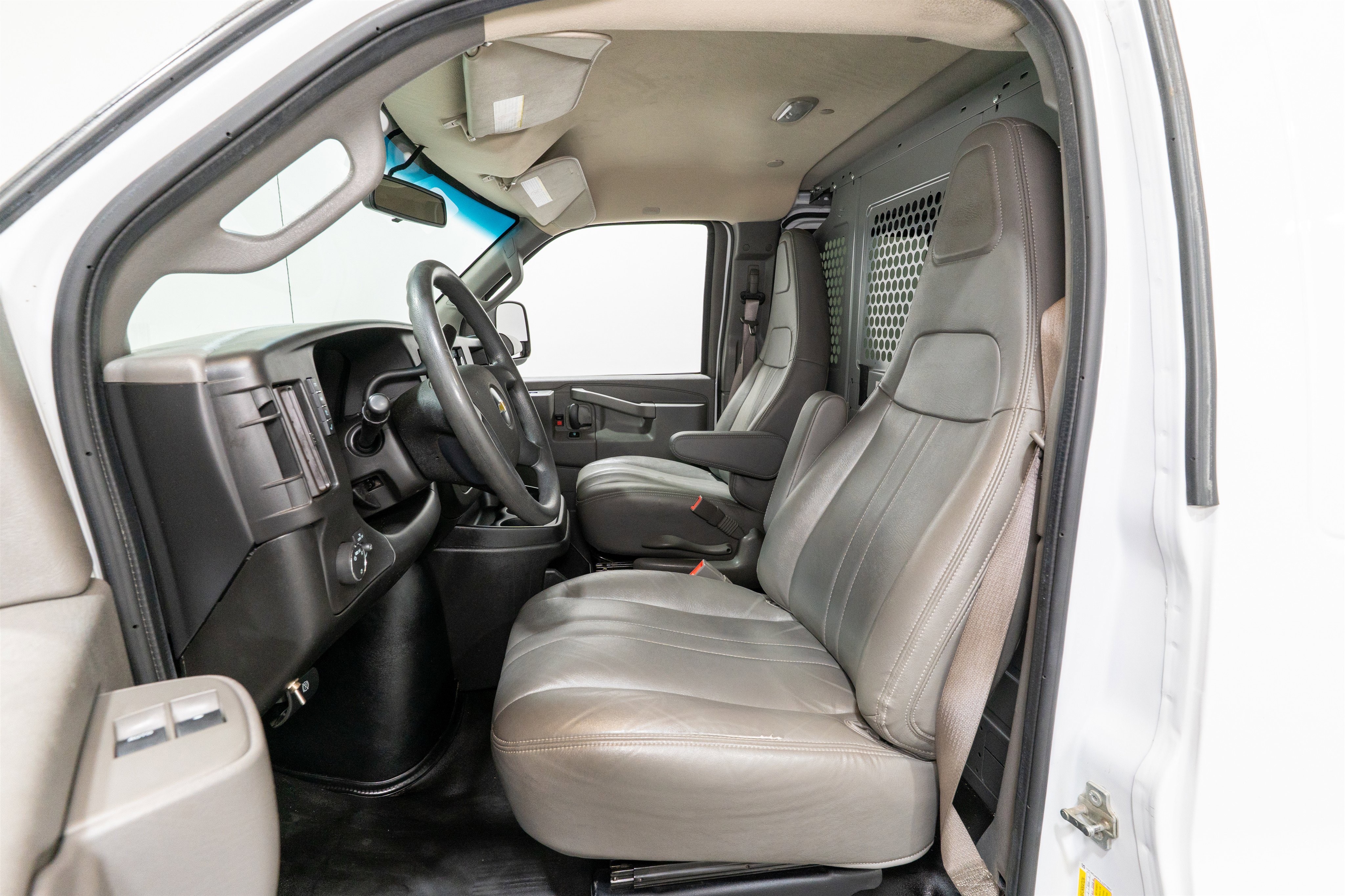 Used 2020 Chevrolet Express 2500 w/ Driver Convenience Package RWD image 17