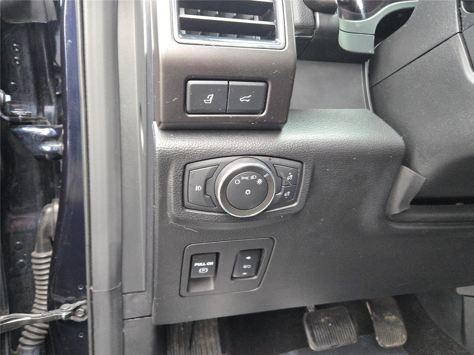 Used 2021 Ford Expedition Limited image 31