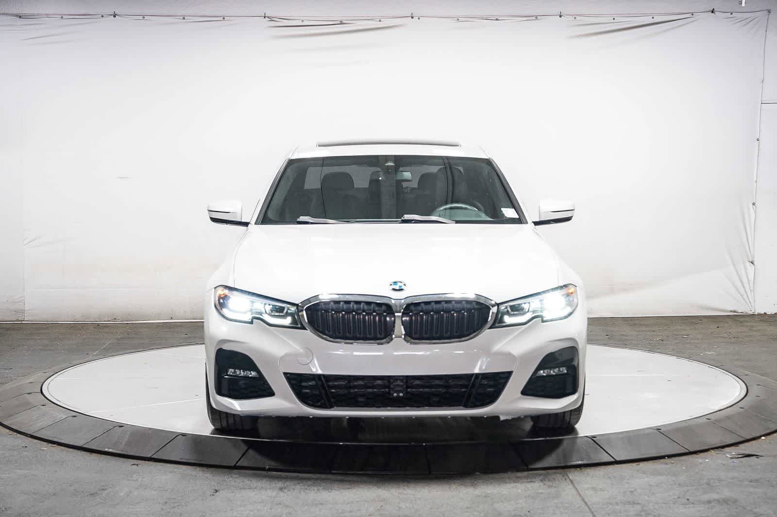 Used 2019 BMW 330i Sedan w/ M Sport Package RWD image 6