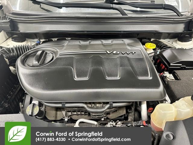 Used 2019 Jeep Cherokee Overland w/ Technology Group image 37