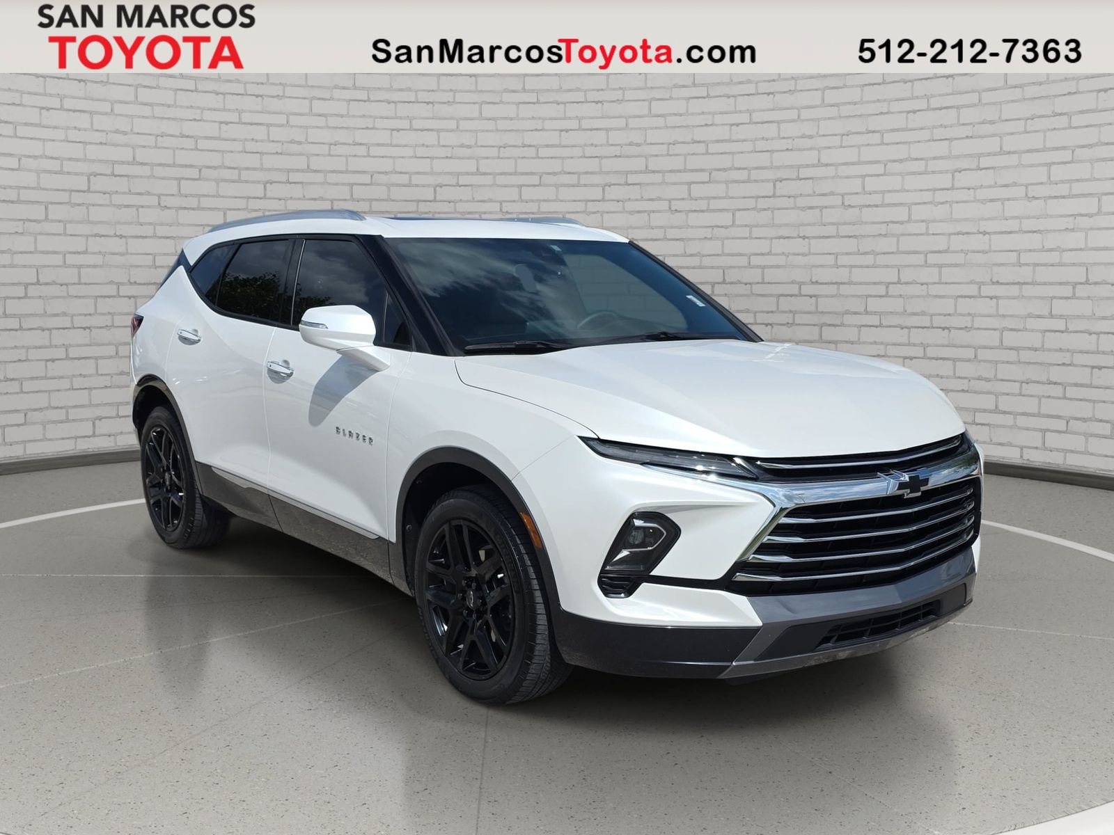 Used 2023 Chevrolet Blazer Premier w/ Enhanced Convenience Package AWD/4WD image 3