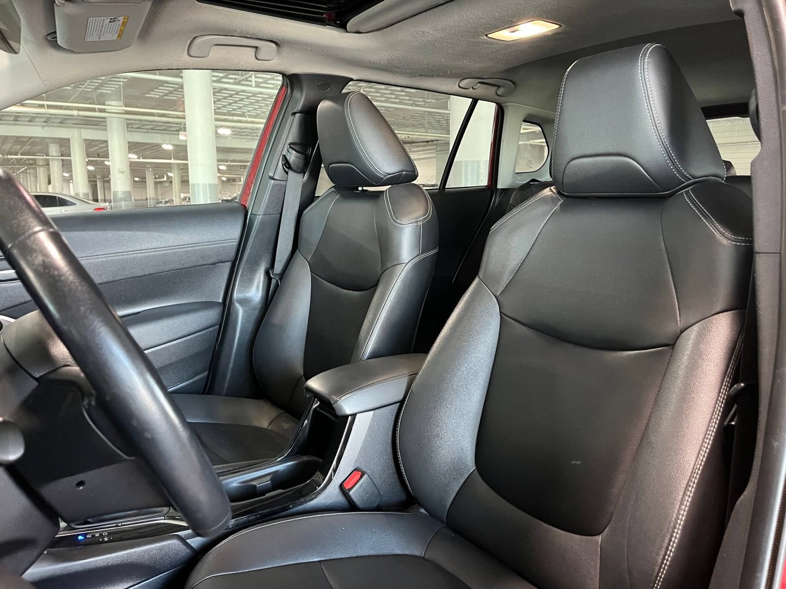 Used 2022 Toyota Corolla Cross XLE w/ Convenience Package AWD/4WD image 16