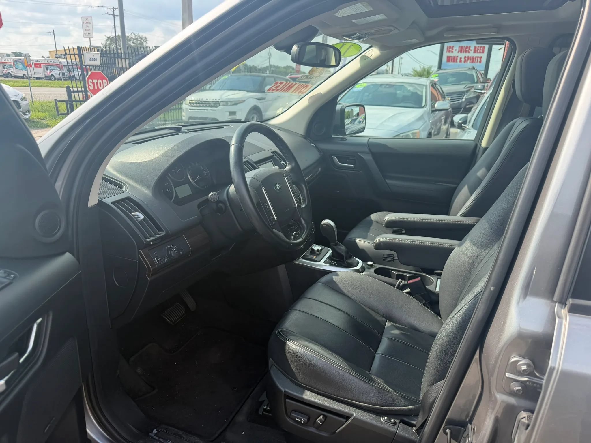 Used 2011 Land Rover LR2 HSE AWD/4WD image 8