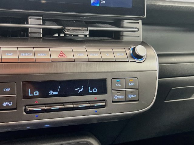 Used 2025 Hyundai Kona SEL FWD image 14