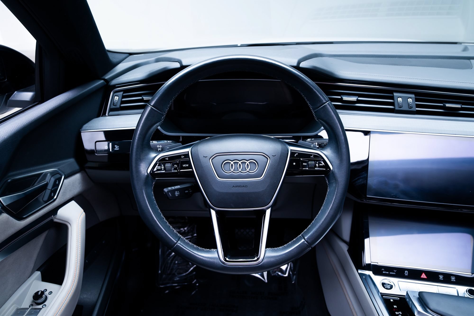 Used 2024 Audi Q8 e-tron Prestige w/ Prestige Package AWD/4WD image 10