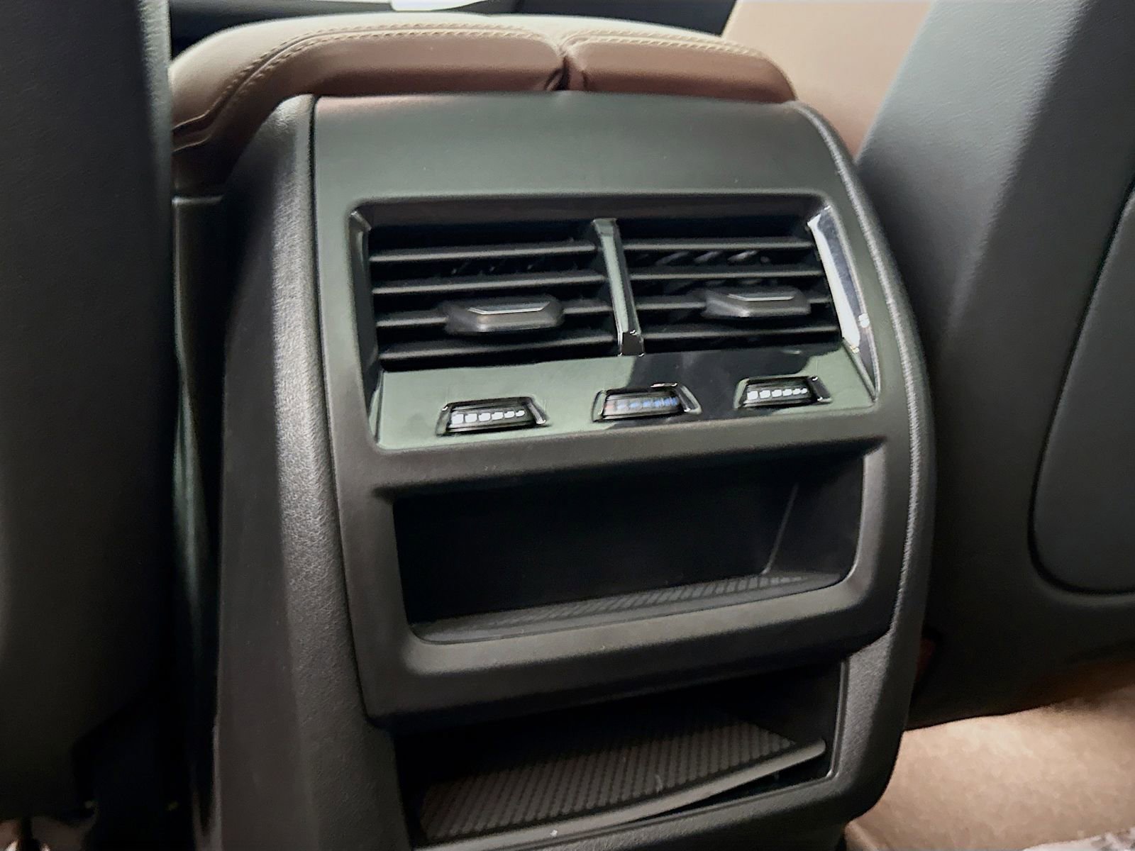 Used 2026 BMW X5 sDrive40i w/ Premium Package image 27