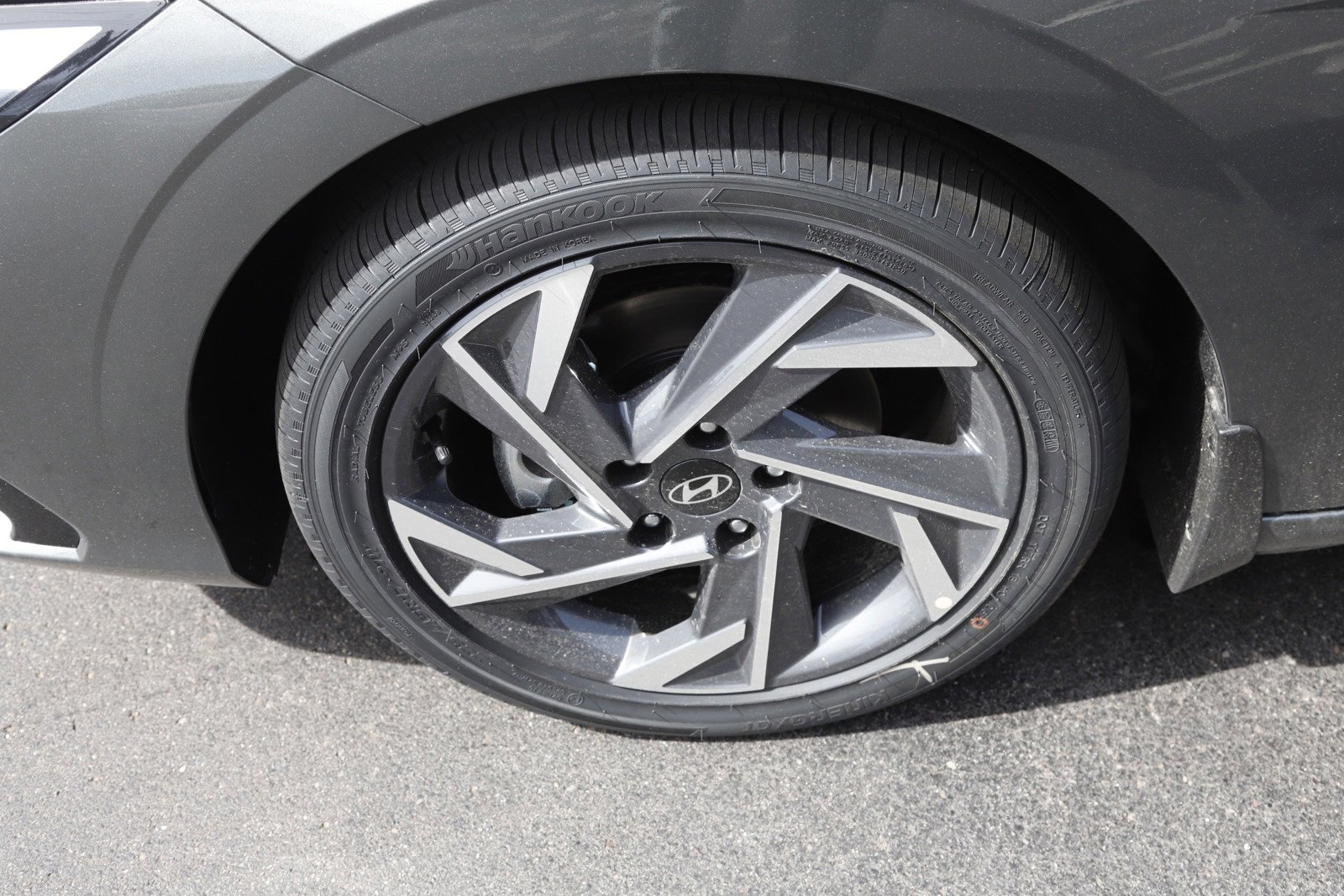 New 2026 Hyundai Elantra Limited FWD image 11