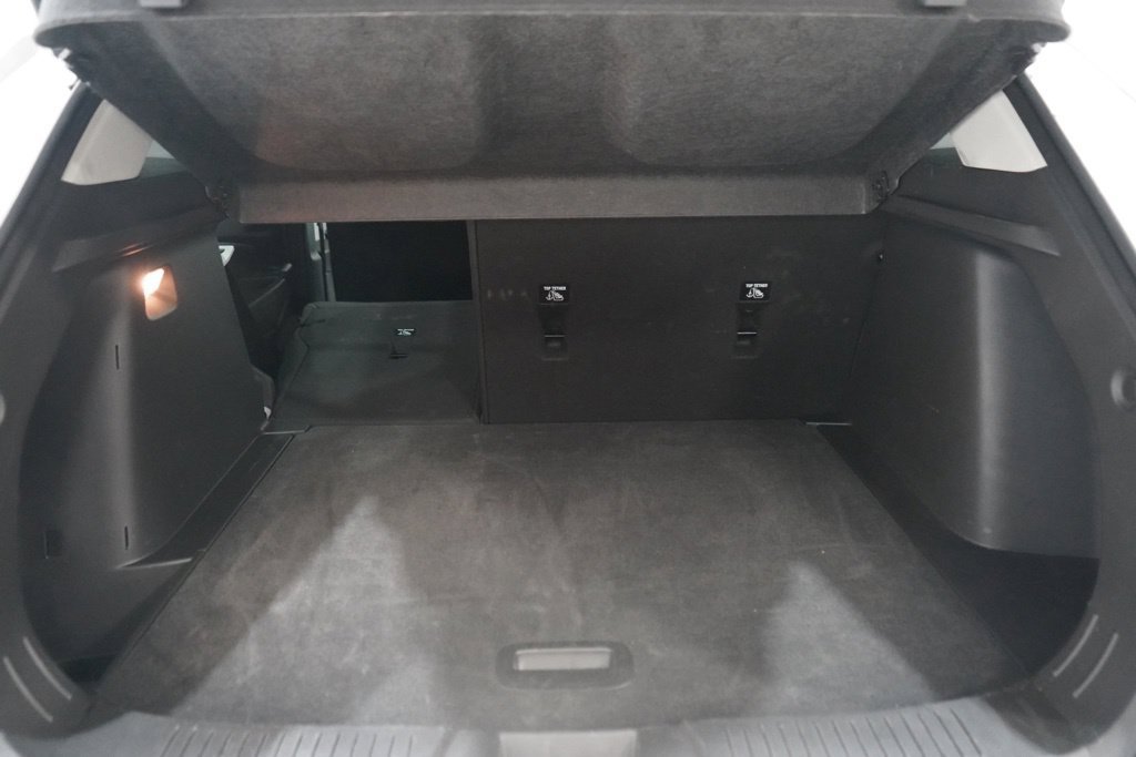 Used 2025 Chevrolet Trax LT FWD image 34