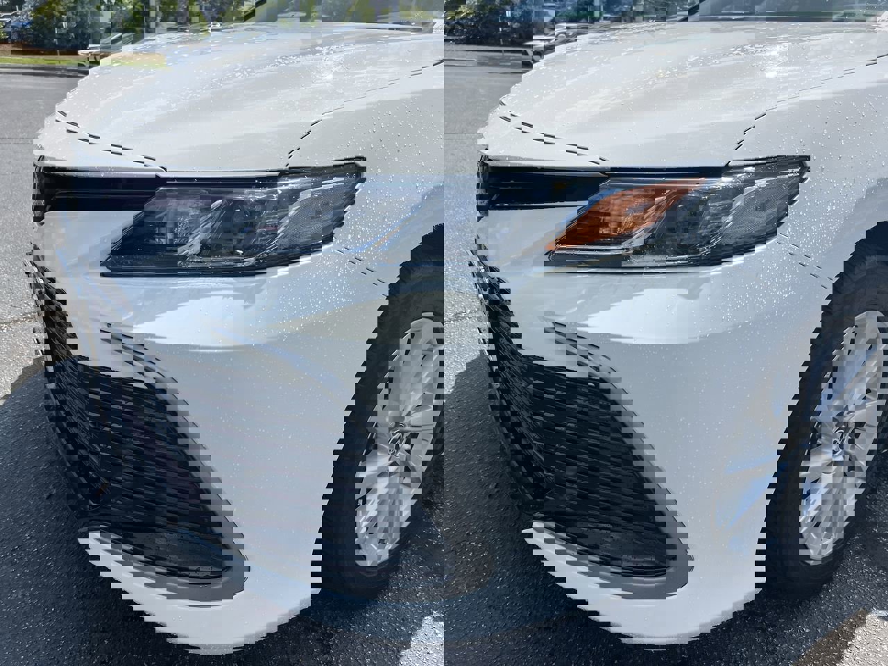 Used 2024 Toyota Camry LE FWD image 6