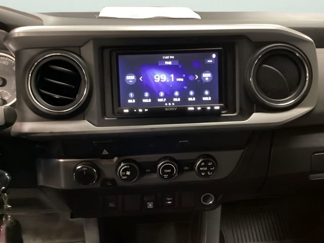 Used 2019 Toyota Tacoma SR5 AWD/4WD image 18