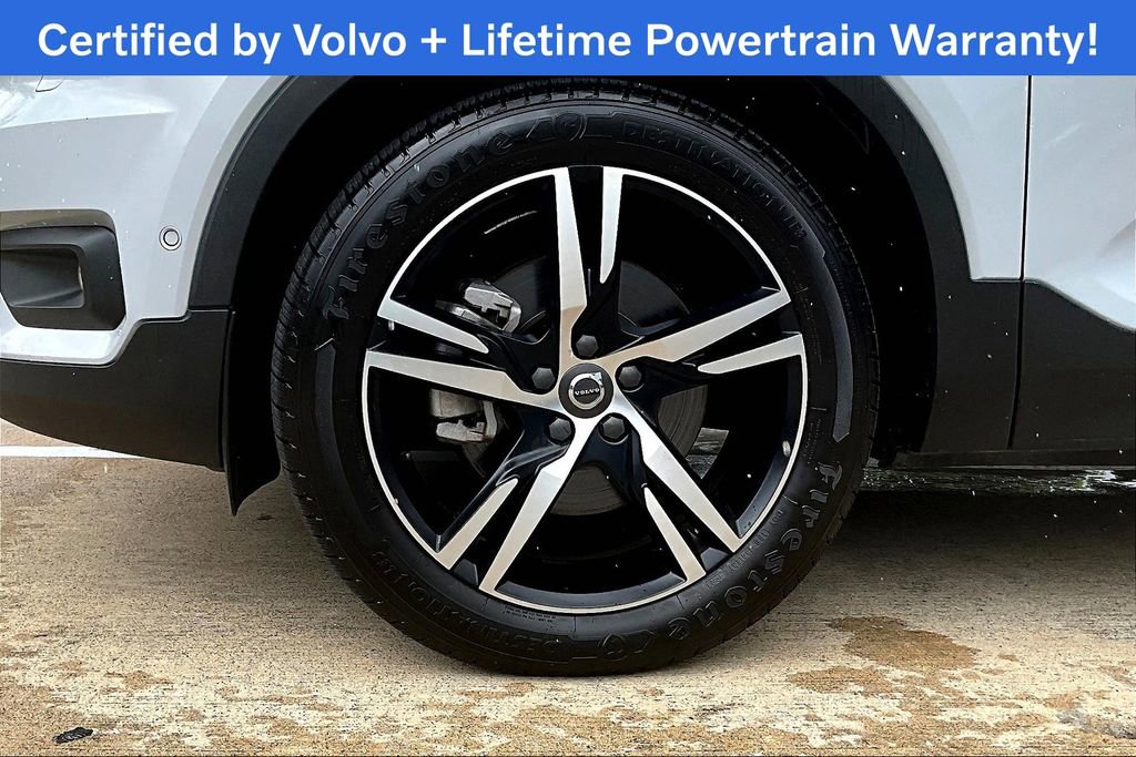 Used 2022 Volvo XC40 T5 R-Design image 11