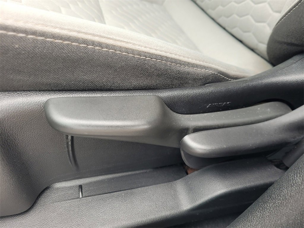 Used 2019 Chevrolet Equinox LS image 6