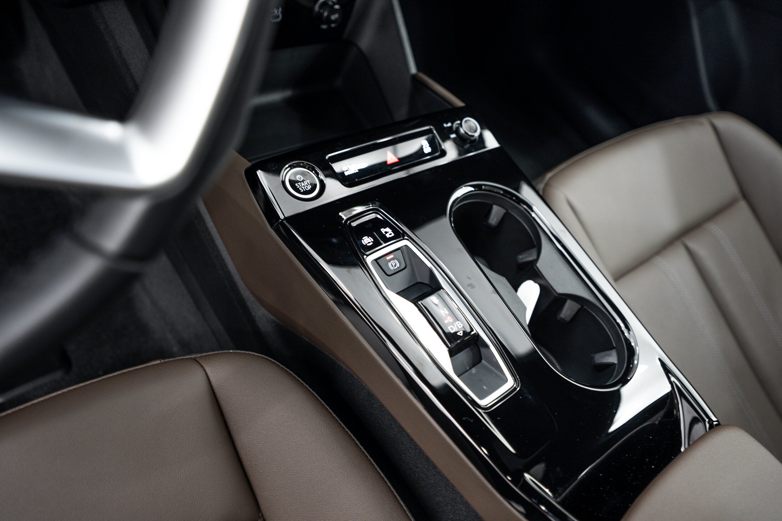 Certified 2025 Audi A6 e-tron Premium Plus w/ Premium Plus AWD/4WD image 13