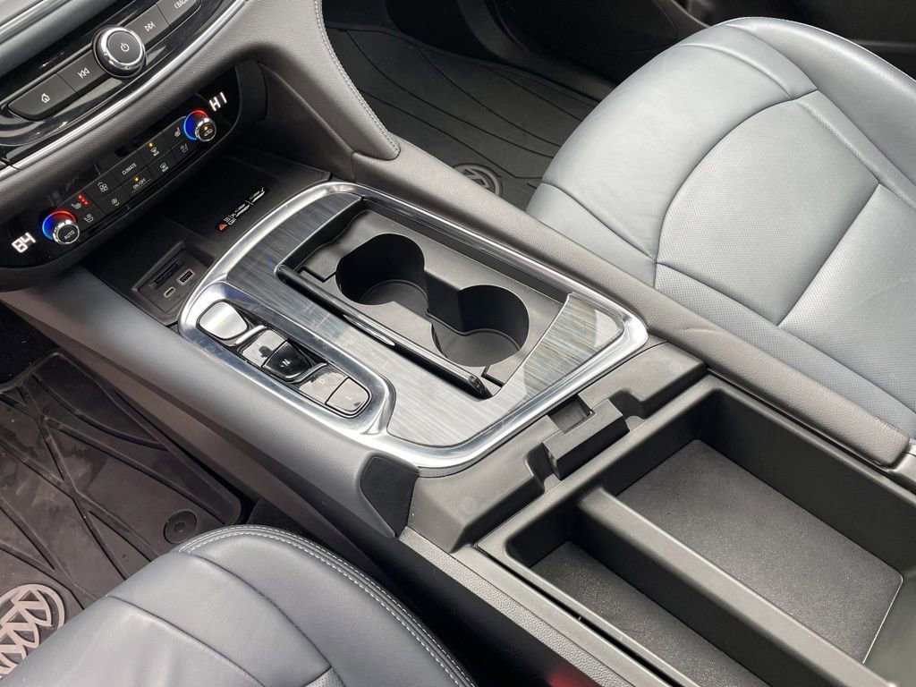 Used 2024 Buick Enclave Premium w/ Experience Buick Package image 9