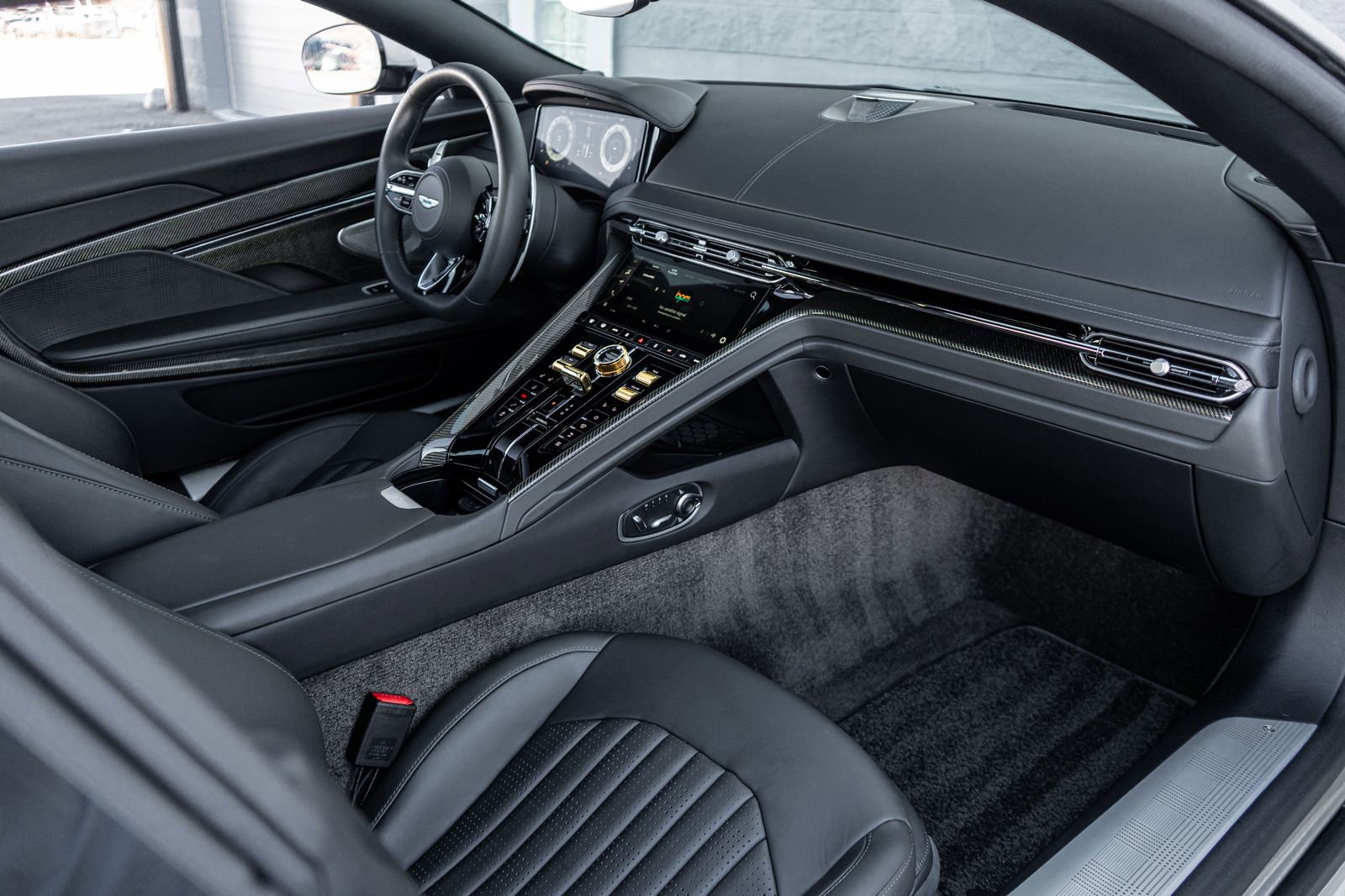 Used 2026 Aston Martin DB12 Coupe image 2