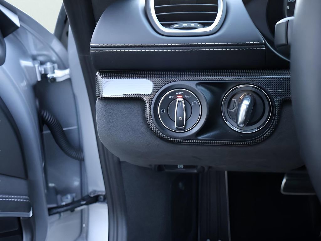 Used 2025 Porsche 718 Cayman GTS image 32