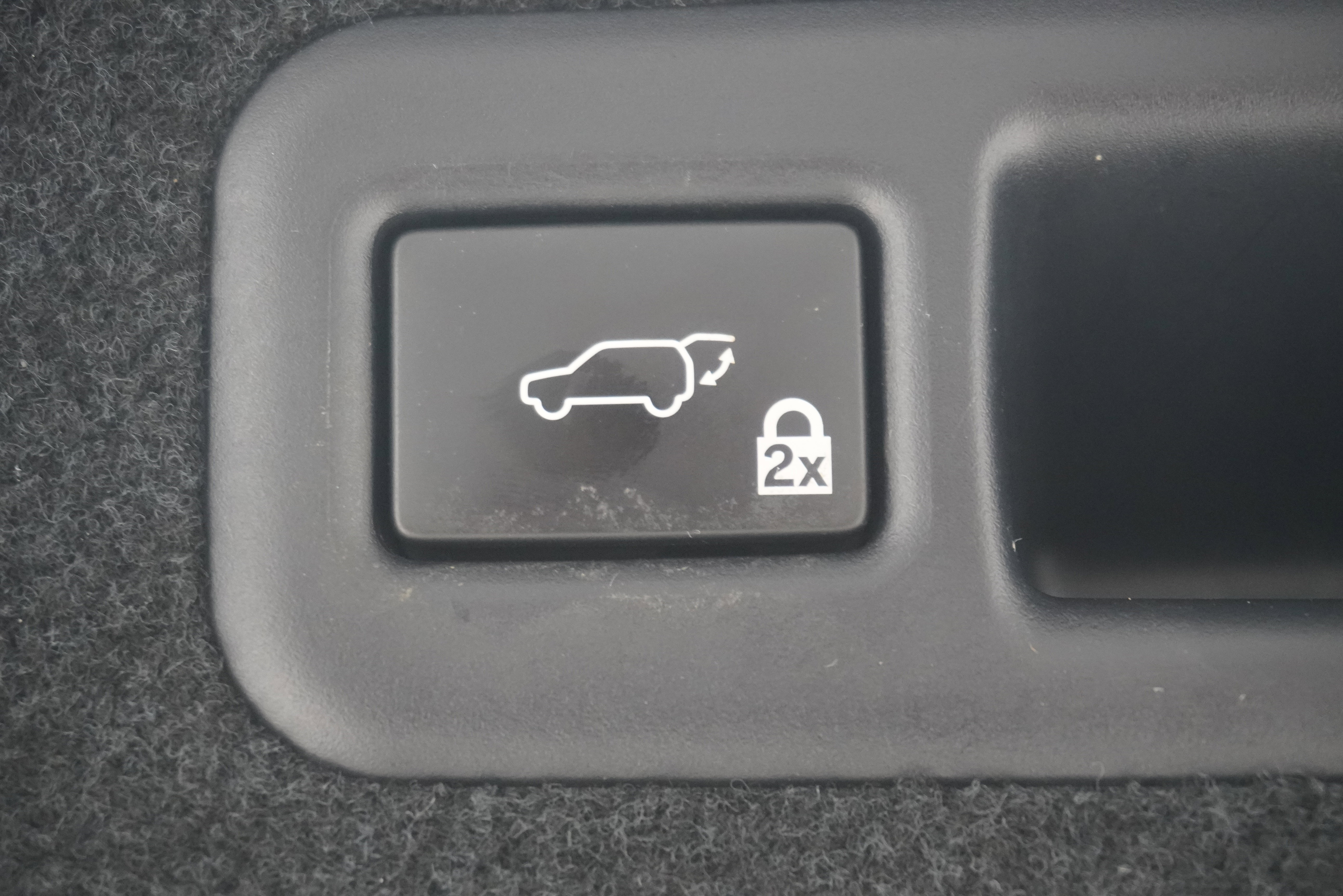 Used 2018 Lexus RX 350L FWD image 36