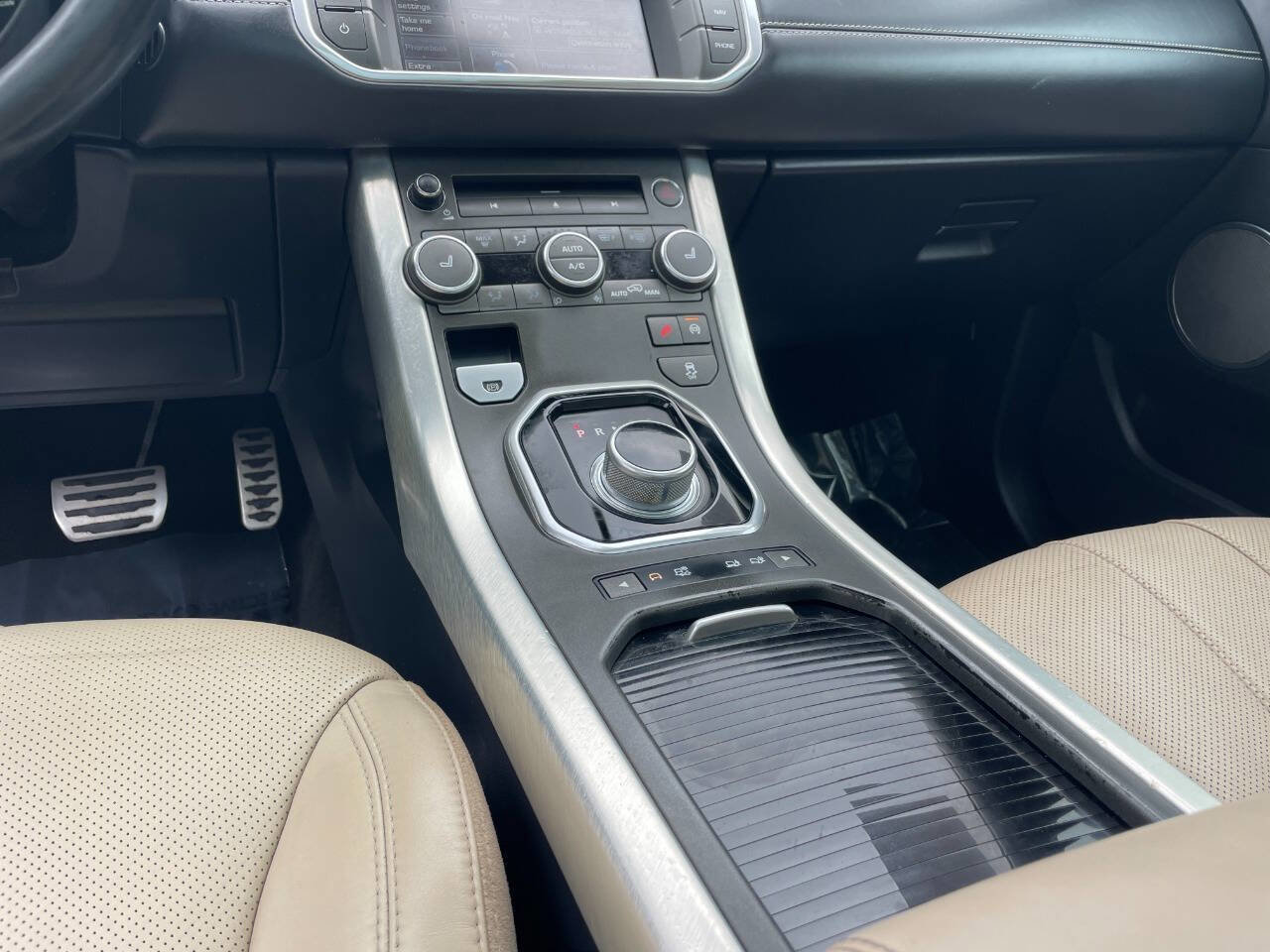 Used 2015 Land Rover Range Rover Evoque Prestige AWD/4WD image 16